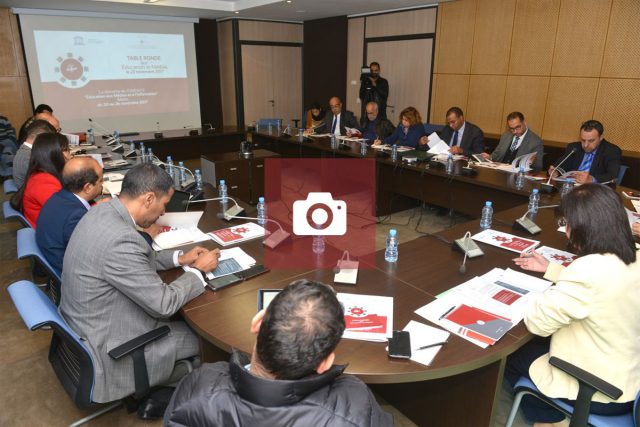 مائدة مستديرة في موضوع: "التربية والإعلام"