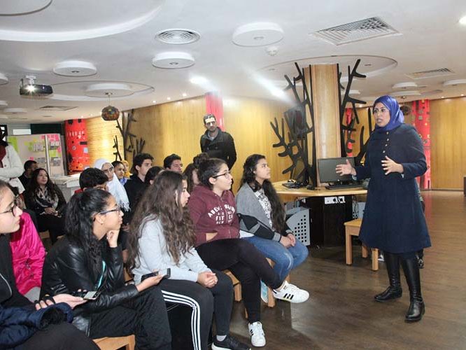 Sensibilisation à l’environnement : Des élèves accueillis dans l’espace éducatif du Secrétariat d’État chargé du développement durable Sensibilisation à l’environnement : Des élèves accueillis dans l'espace éducatif du Secrétariat d'État chargé du développement durable