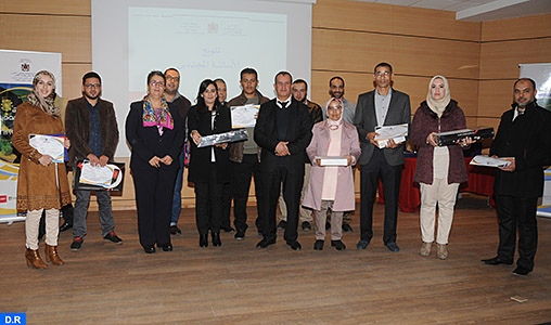 Remise des prix aux enseignants lauréats des compétitions des innovations pédagogiques numériques pour l’année académique 2016-2017 Remise des prix aux enseignants lauréats des compétitions des innovations pédagogiques numériques pour l'année académique 2016-2017