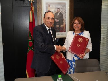 Signature d’une convention-cadre entre le Conseil et le Centre National pour la Recherche Scientifique et Technique